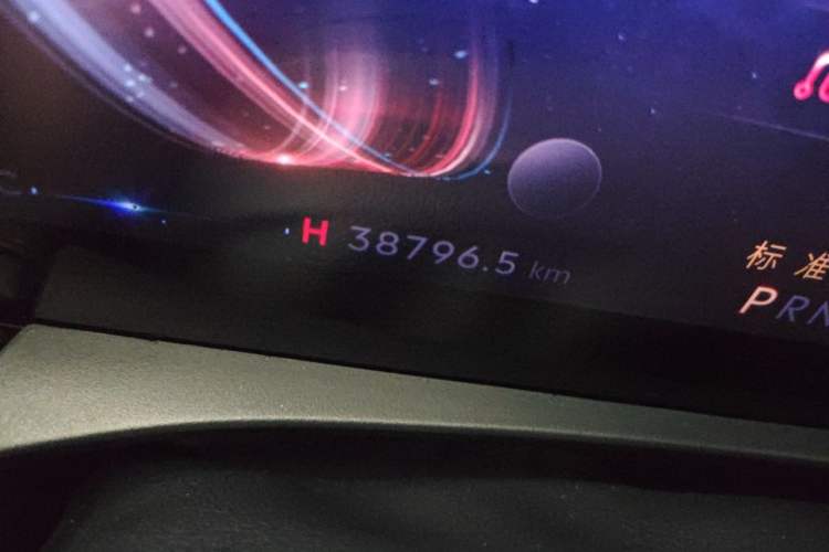 Used Lincoln Z 2022 iXiang Deluxe Edition Odometer Close Up