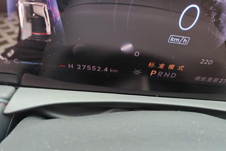 Used Lincoln Z 2022 iXiang Zunyi Edition Odometer Close Up