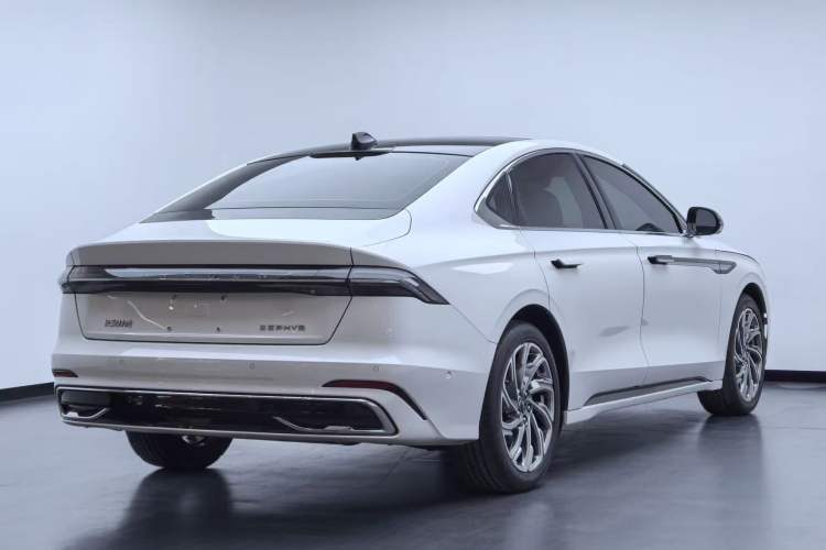 Used Lincoln Z 2022 Facelift iEnjoy Luxury Edition Rear Right 45 Deg