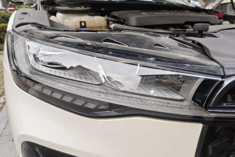 Used Lincoln Z 2022 iCool Luxury Edition Right Front Headlight