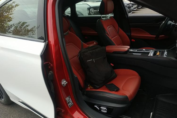 Used Lincoln Z 2022 Restyled iCool Prestige Edition Right Front Seat