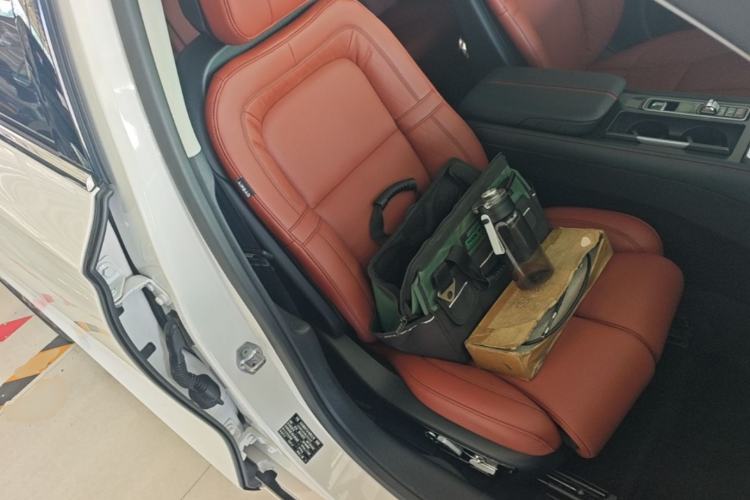Used Lincoln Z 2022 iEnjoy Prestige Edition Right Front Seat