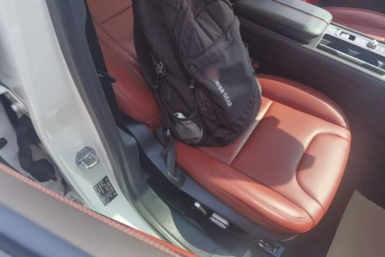 Used Lincoln Z 2022 iXiang Luxury Edition Right Front Seat