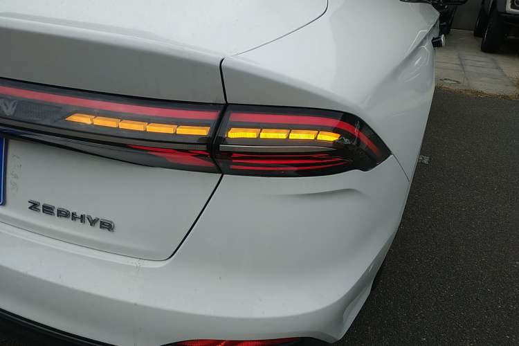 Used Lincoln Z 2022 Restyled iCool Prestige Edition Right Rear Taillight