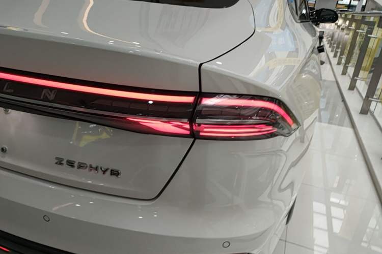 Used Lincoln Z 2022 iKoo Luxury Edition Right Rear Taillight