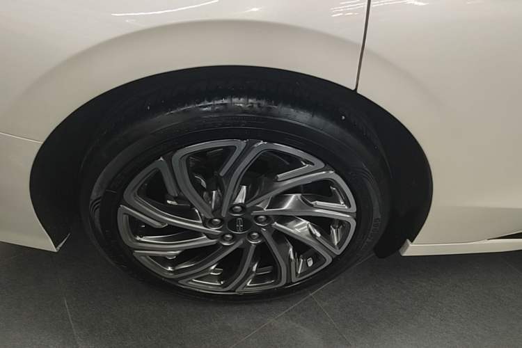 Used Lincoln Z 2022 Facelift iEnjoy Luxury Edition Right Rear Wheel Hub