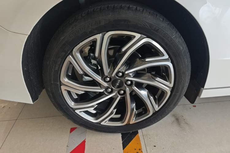 Used Lincoln Z 2022 iEnjoy Prestige Edition Right Rear Wheel Hub