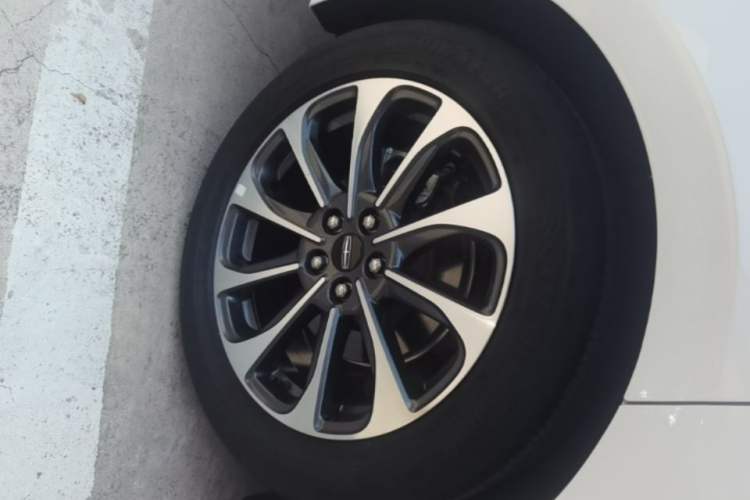 Used Lincoln Z 2022 iXiang Luxury Edition Right Rear Wheel Hub