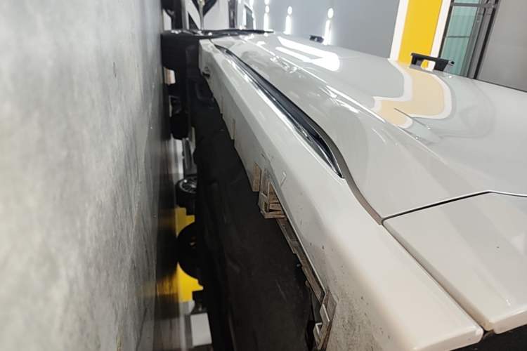Used Lincoln Z 2022 iCool Luxury Edition Right Side Sill