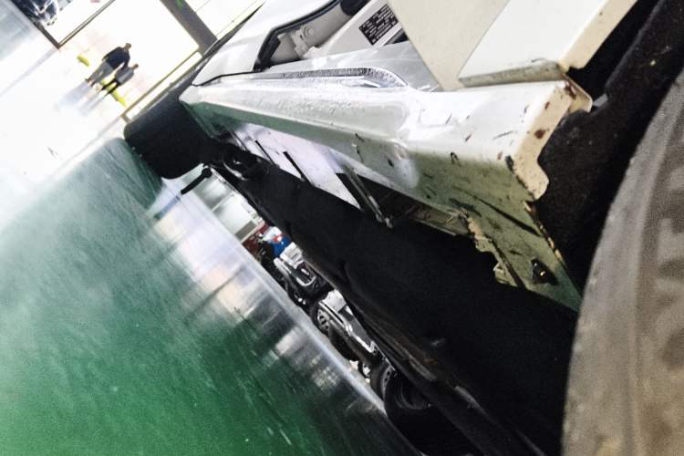 Used Lincoln Z 2022 iXiang Luxury Edition Right Side Sill