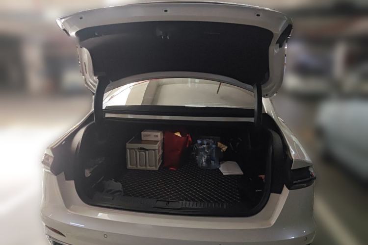 Used Lincoln Z 2022 iXiang Deluxe Edition Trunk