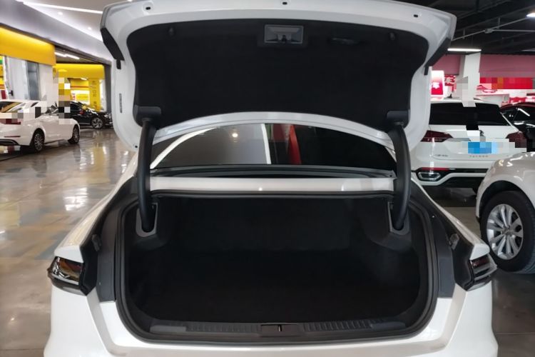 Used Lincoln Z 2022 iEnjoy Luxury Edition Trunk