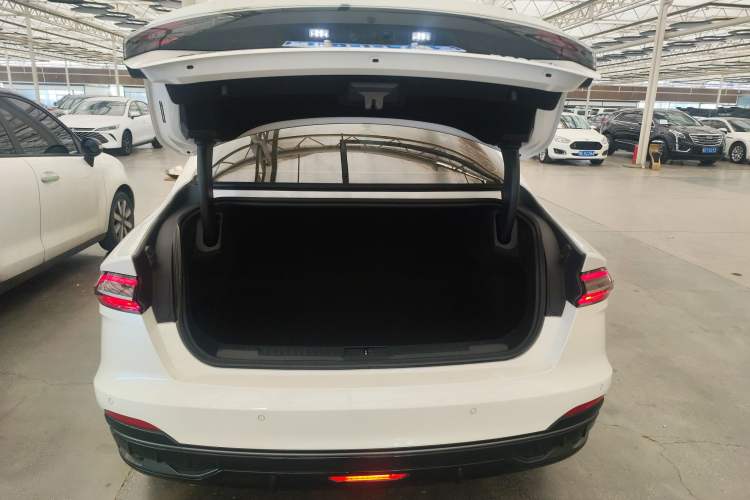 Used Lincoln Z 2022 iKoo Deluxe Edition Trunk