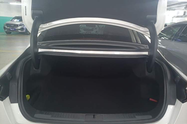Used Lincoln Z 2022 Facelift iEnjoy Deluxe Edition Trunk