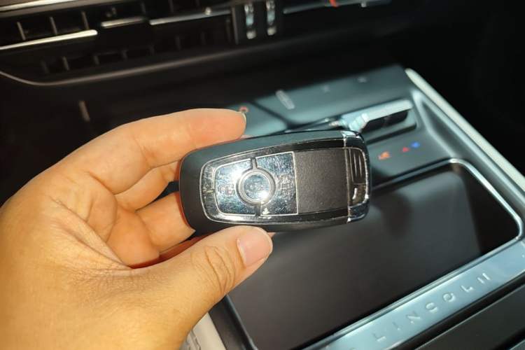Used Lincoln Z 2022 iCool Luxury Edition Vehicle Key