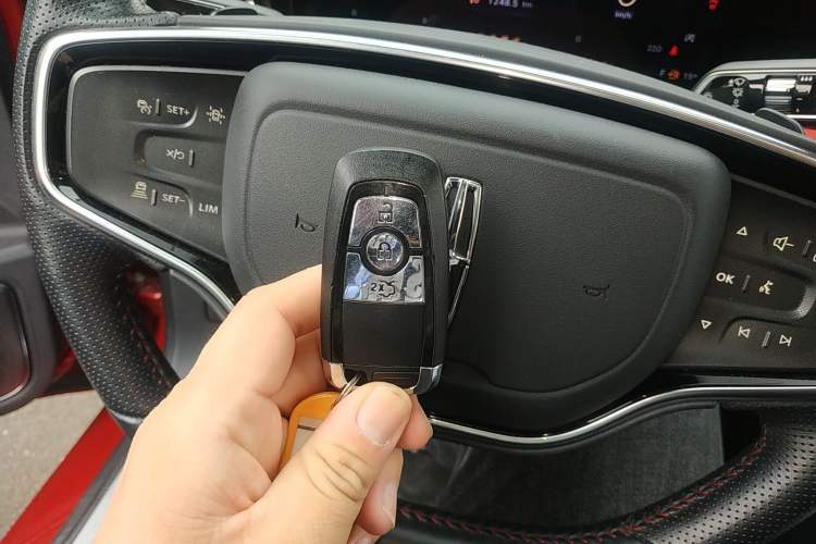 Used Lincoln Z 2022 Restyled iCool Prestige Edition Vehicle Key