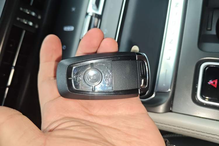 Used Lincoln Z 2022 iCool Luxury Edition Vehicle Key