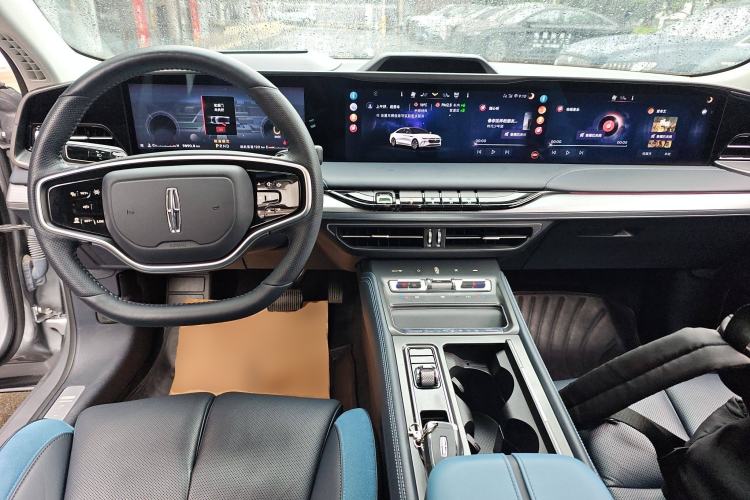 Used Lincoln Z 2024 2.0T Two-Wheel Drive Prestige Hybrid Version Center Console