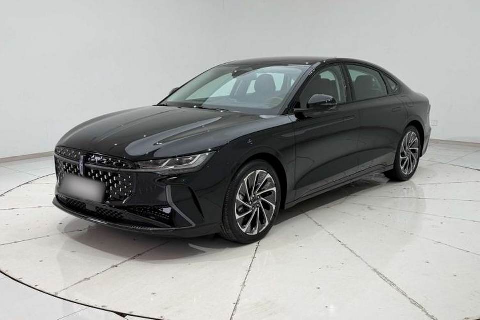 Lincoln Z 2024