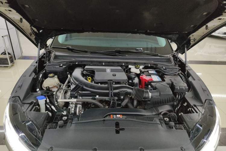 Used Lincoln Z 2024 2.0T Prestige Edition Engine Bay
