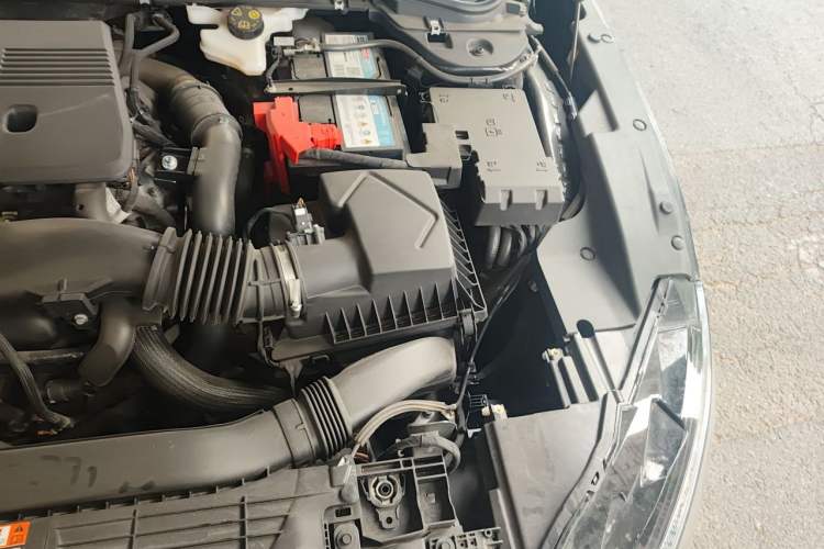 Used Lincoln Z 2024 2.0T Prestige Edition Engine Bay Left