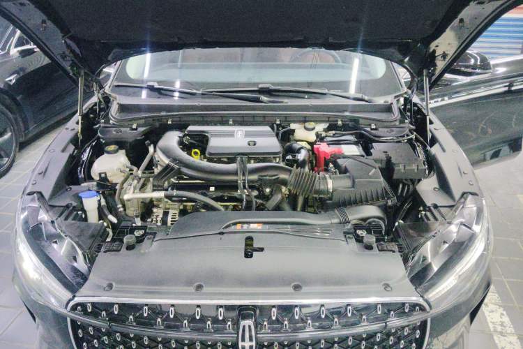 Used Lincoln Z 2024 2.0T Prestige Edition Engine Bay