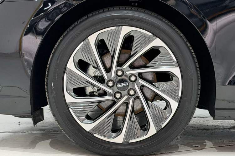 Used Lincoln Z 2024 2.0T Two-Wheel Drive Luxury Hybrid Version Exterior 7