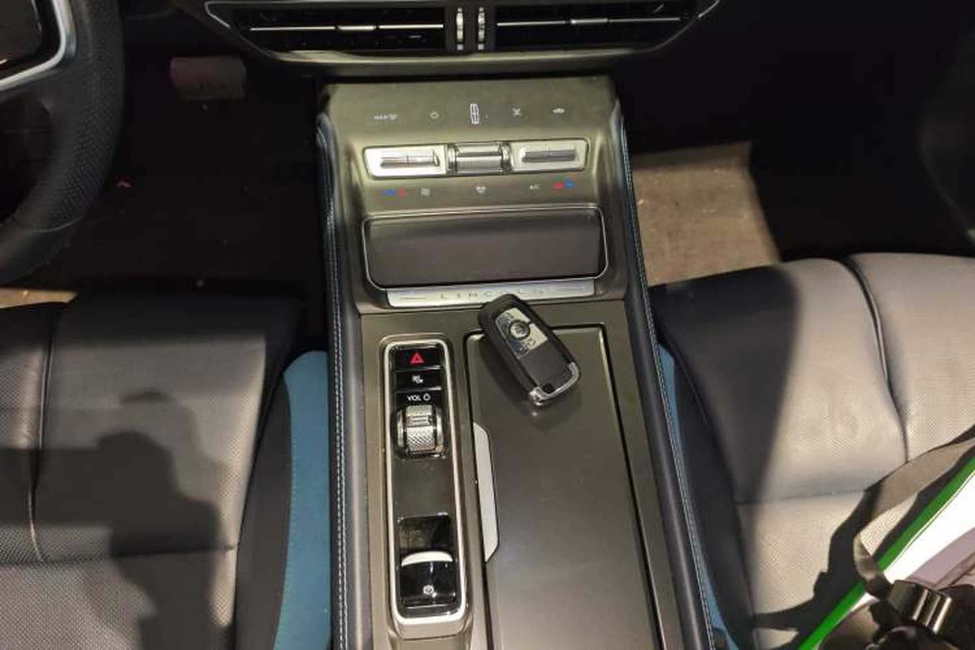 Used Lincoln Z 2024 2.0T Two-Wheel Drive Prestige Hybrid Version Gear Lever