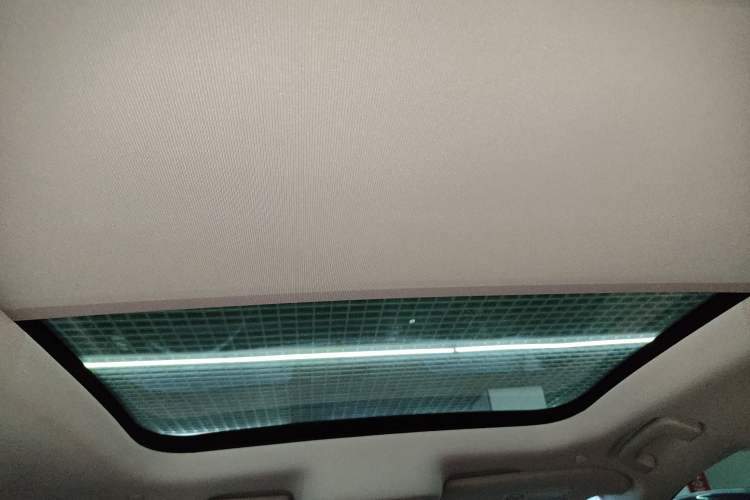 Used Lincoln Z 2024 2.0T Prestige Edition Headliner