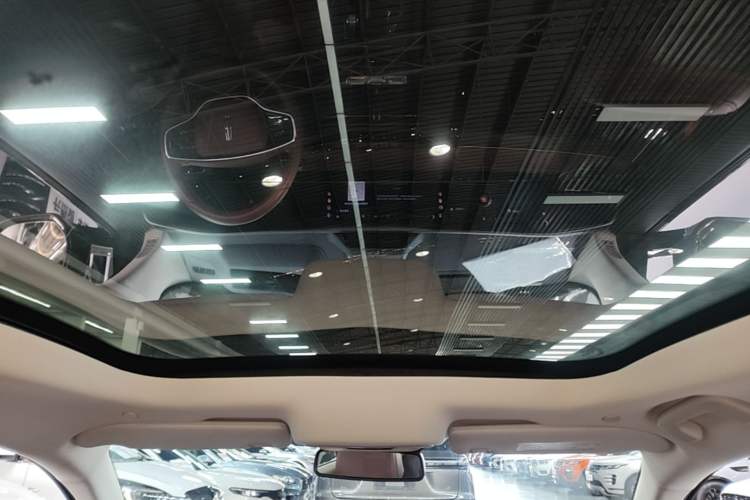 Used Lincoln Z 2024 2.0T Two-Wheel Drive Luxury Hybrid Version Headliner