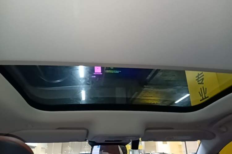 Used Lincoln Z 2024 2.0T Prestige Edition Headliner
