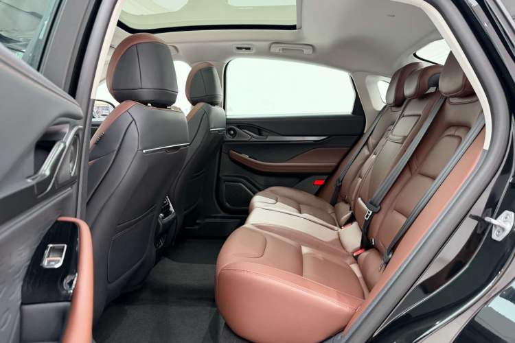 Used Lincoln Z 2024 2.0T Two-Wheel Drive Luxury Hybrid Version Interior 2