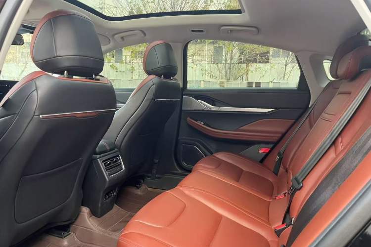 Used Lincoln Z 2024 2.0T Prestige Edition Interior 4
