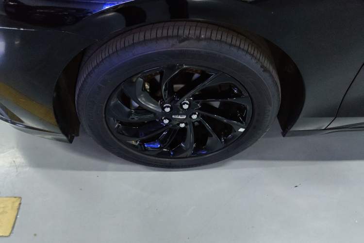 Used Lincoln Z 2024 2.0T Two-Wheel Drive Luxury Hybrid Version Left Front Wheel Hub