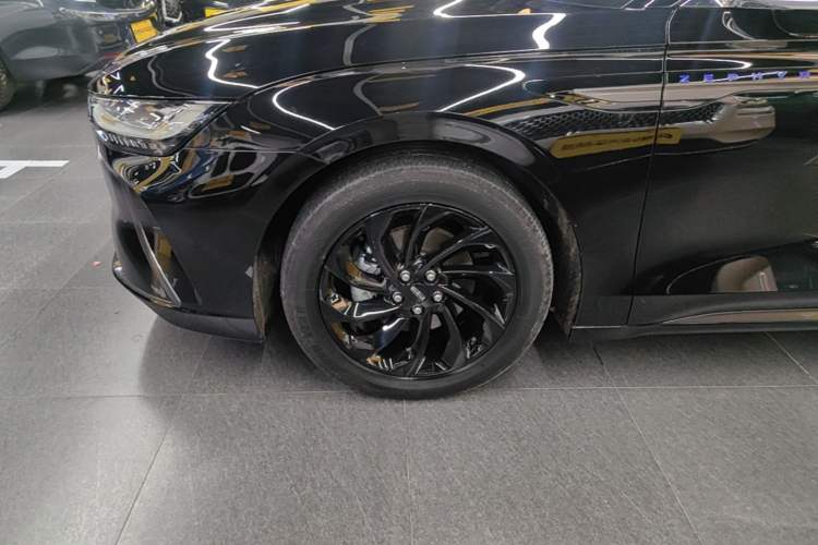 Used Lincoln Z 2024 2.0T Two-Wheel Drive Luxury Hybrid Version Left Front Wheel Hub
