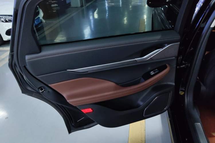 Used Lincoln Z 2024 2.0T Two-Wheel Drive Luxury Hybrid Version Left Rear Door Interior