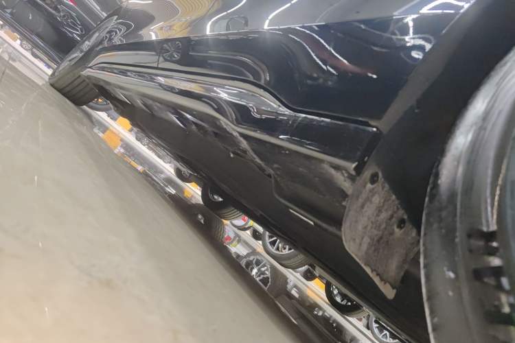 Used Lincoln Z 2024 2.0T Prestige Edition Left Side Sill