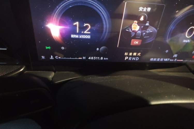 Used Lincoln Z 2024 2.0T Luxury Edition Odometer Close Up