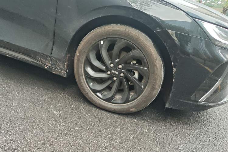 Used Lincoln Z 2024 2.0T Two-Wheel Drive Luxury Hybrid Version Right Front Wheel Hub
