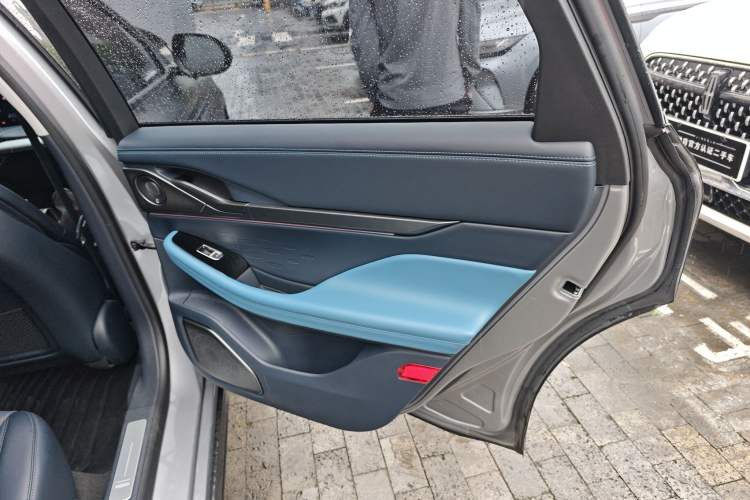 Used Lincoln Z 2024 2.0T Two-Wheel Drive Prestige Hybrid Version Right Rear Door Interior