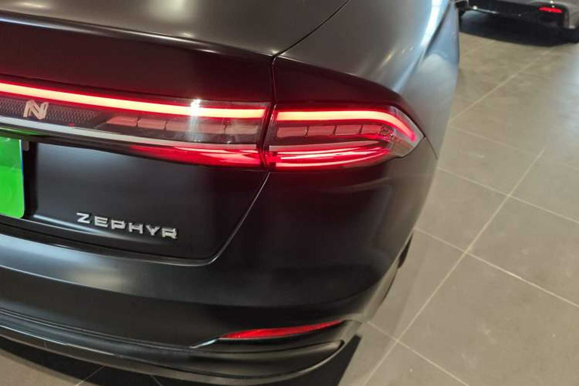 Used Lincoln Z 2024 2.0T Two-Wheel Drive Prestige Hybrid Version Right Rear Taillight