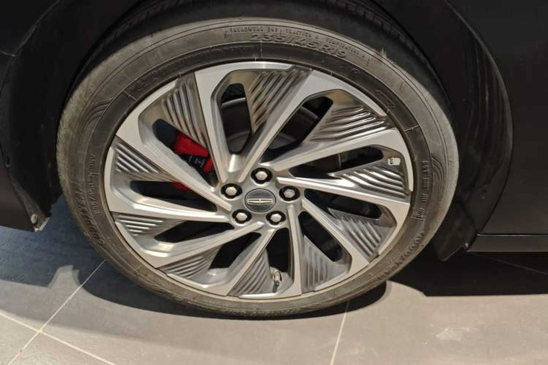 Used Lincoln Z 2024 2.0T Two-Wheel Drive Prestige Hybrid Version Right Rear Wheel Hub