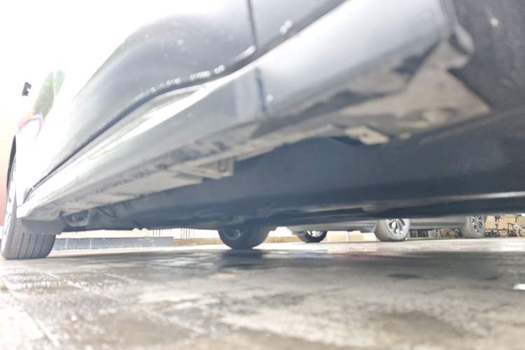 Used Lincoln Z 2024 2.0T Two-Wheel Drive Prestige Hybrid Version Right Side Sill