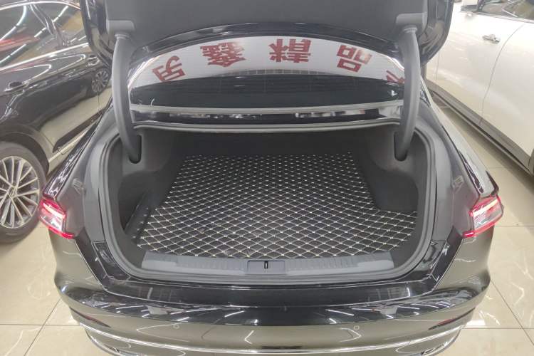 Used Lincoln Z 2024 2.0T Prestige Edition Trunk