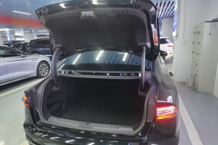 Used Lincoln Z 2024 2.0T Prestige Edition Trunk