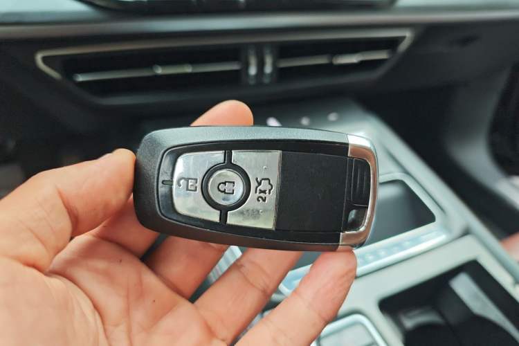 Used Lincoln Z 2024 2.0T Two-Wheel Drive Luxury Hybrid Version Vehicle Key