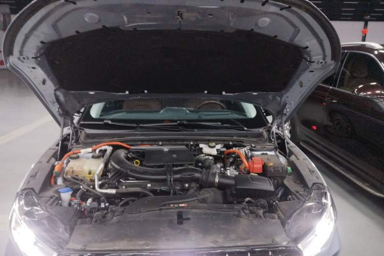 Used Lincoln Z 2024 2.0T Two-Wheel Drive Luxury Hybrid Version Engine Bay