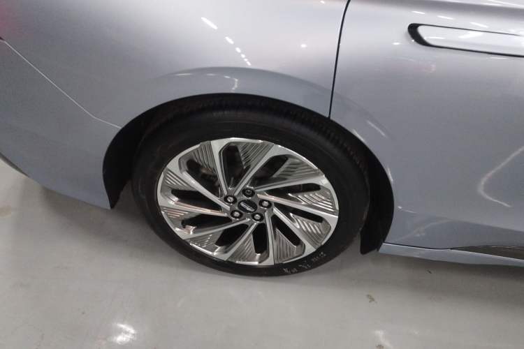 Used Lincoln Z 2024 2.0T Two-Wheel Drive Luxury Hybrid Version Exterior 5