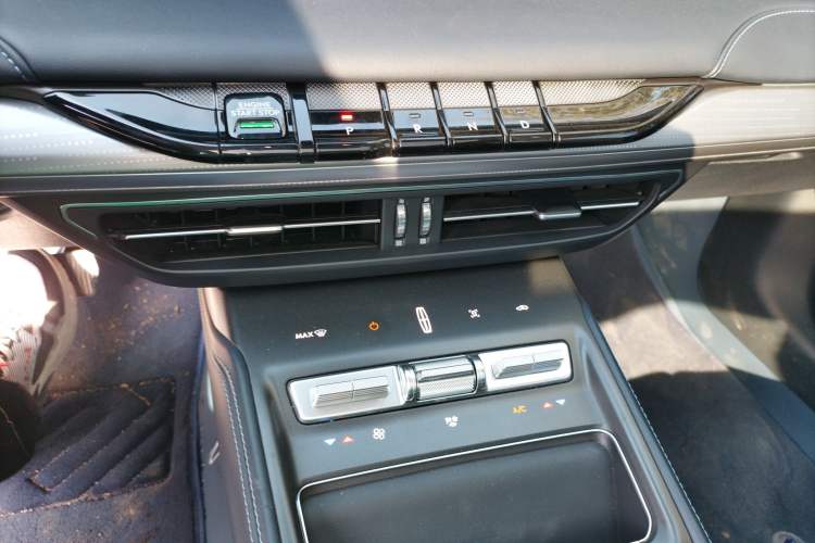 Used Lincoln Z 2024 2.0T Two-Wheel Drive Prestige Hybrid Version Gear Lever