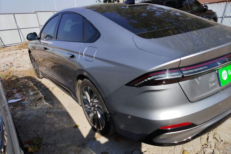 Used Lincoln Z 2024 2.0T Two-Wheel Drive Prestige Hybrid Version Left Side